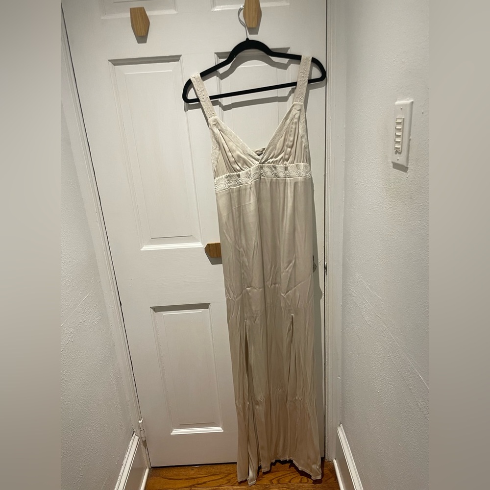 Ondade Mar floor length silk sleeveless maxi formal dress / prom dress